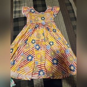Girls dress